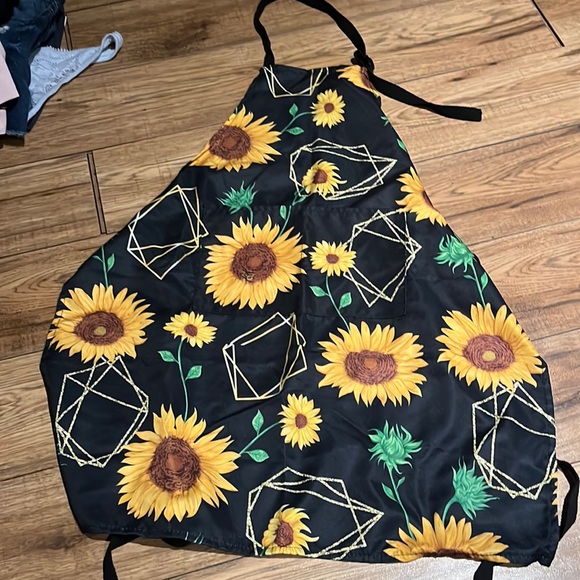Sunflower apron - Picture 1 of 3